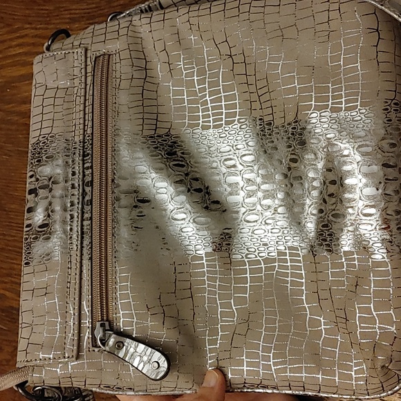 Ladies Silver Rose Cross Body Multi zippered Purse - Picture 6 of 8